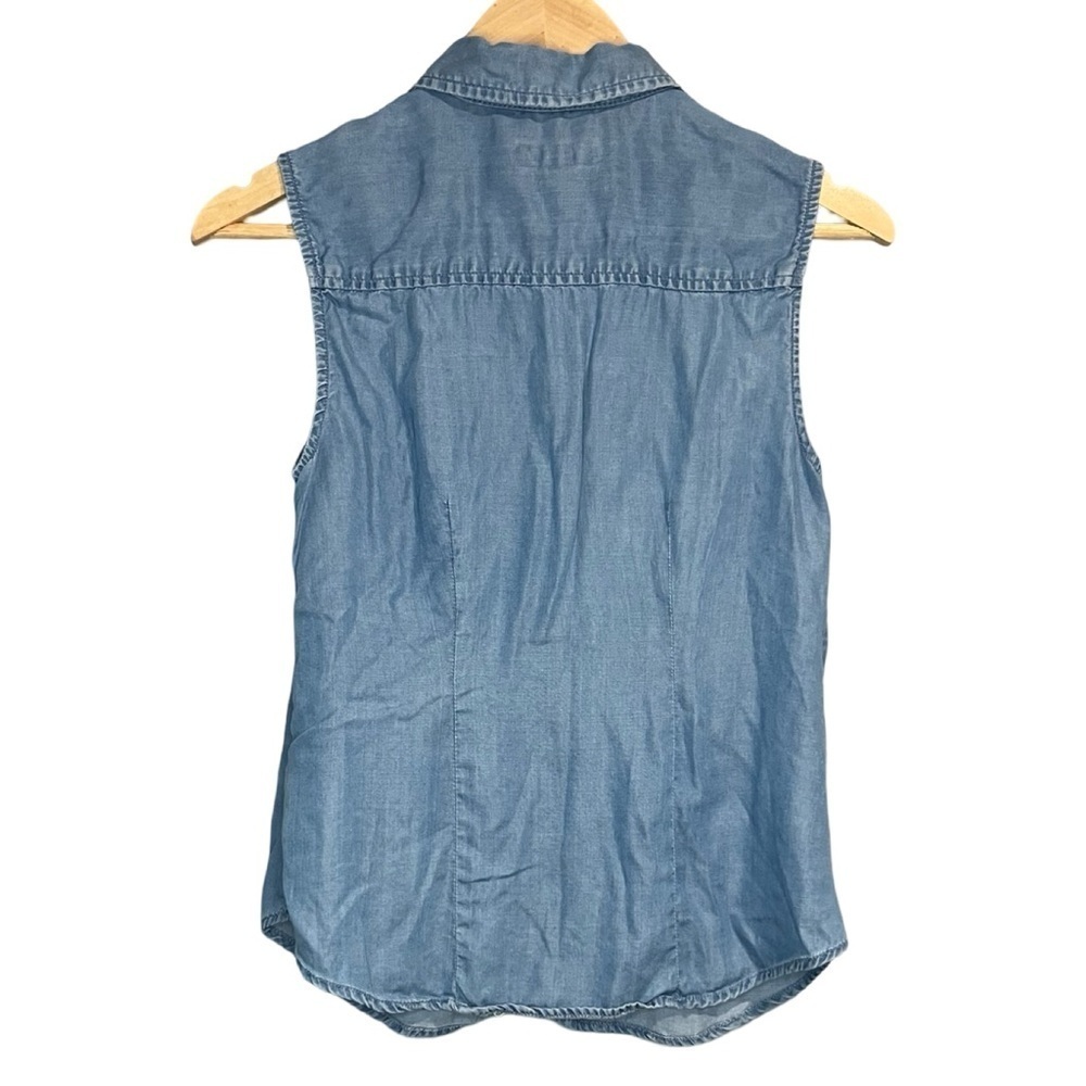 Charter Club Sleeveless Chambray Button Up Tank Top - Picture 4 of 6